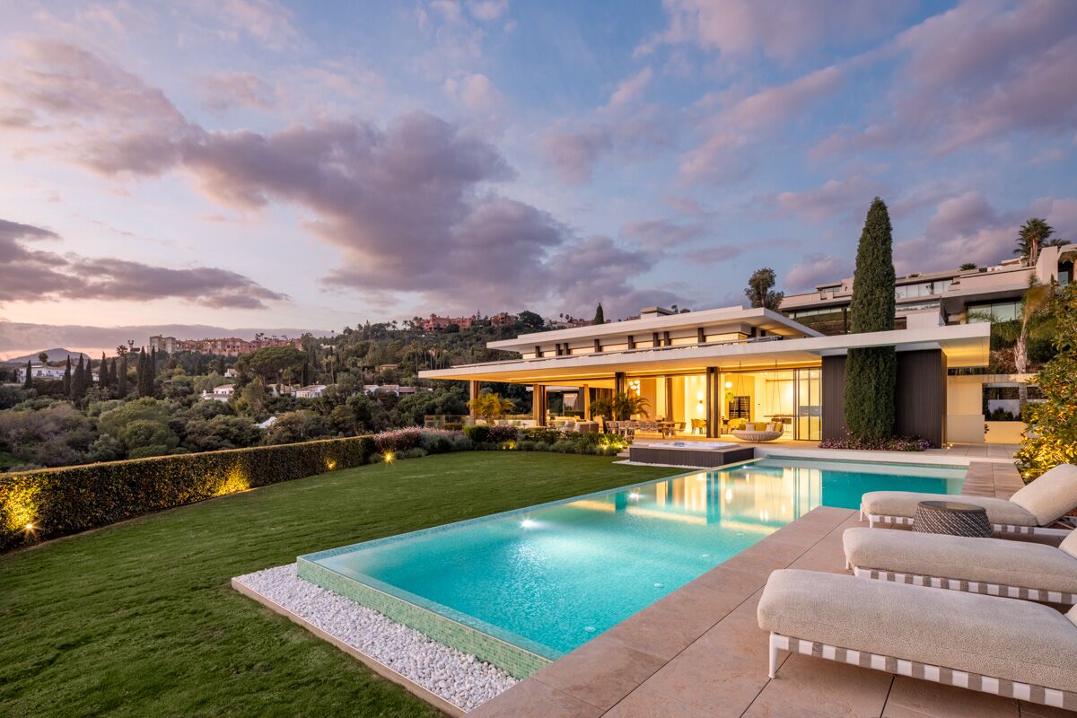 The Hills 1 — photo 1